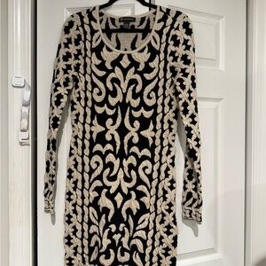 Black/White Patterned Dress with Long Sleeves for